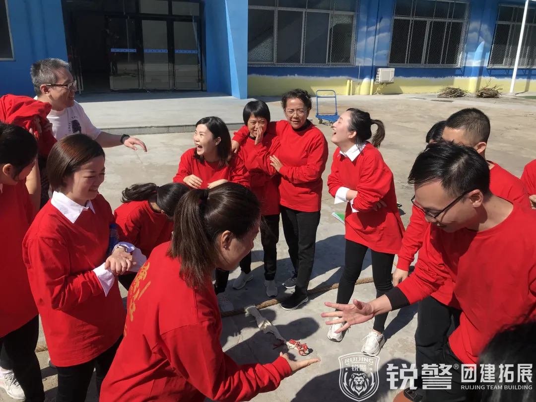 锐警团建:共创美好,再攀高峰,民生银行滨江东支行团建踏青活动