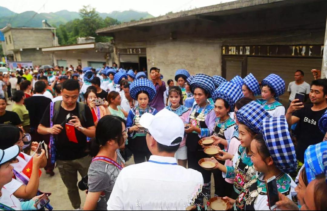 网友：布依族有哪些饮食习惯和不为人知的待客之道？答案在这里