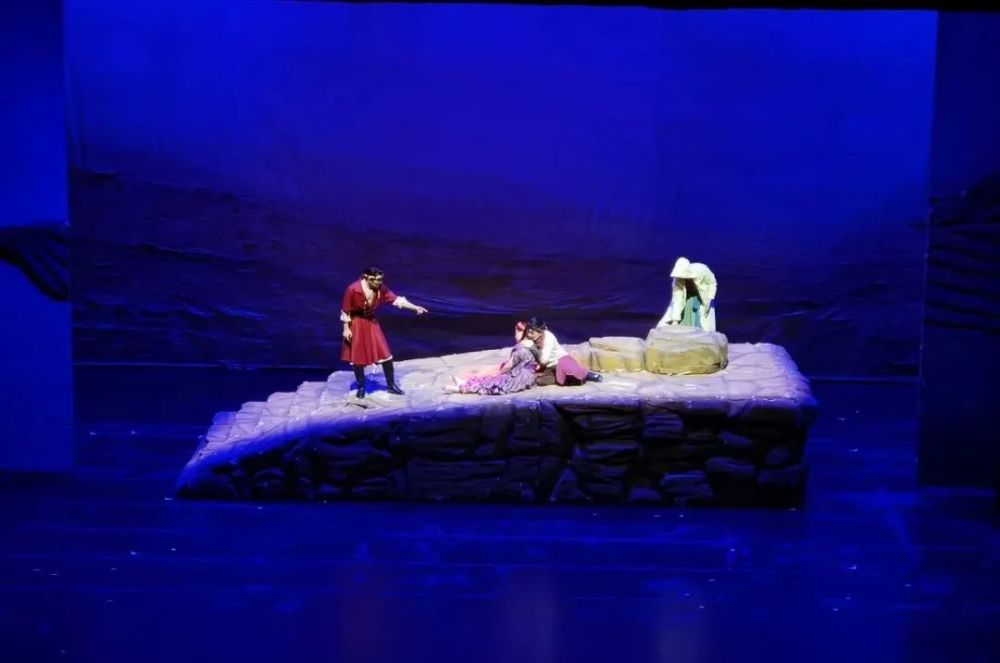 2022开年大戏！开心麻花皇帝的新娘本周来渝