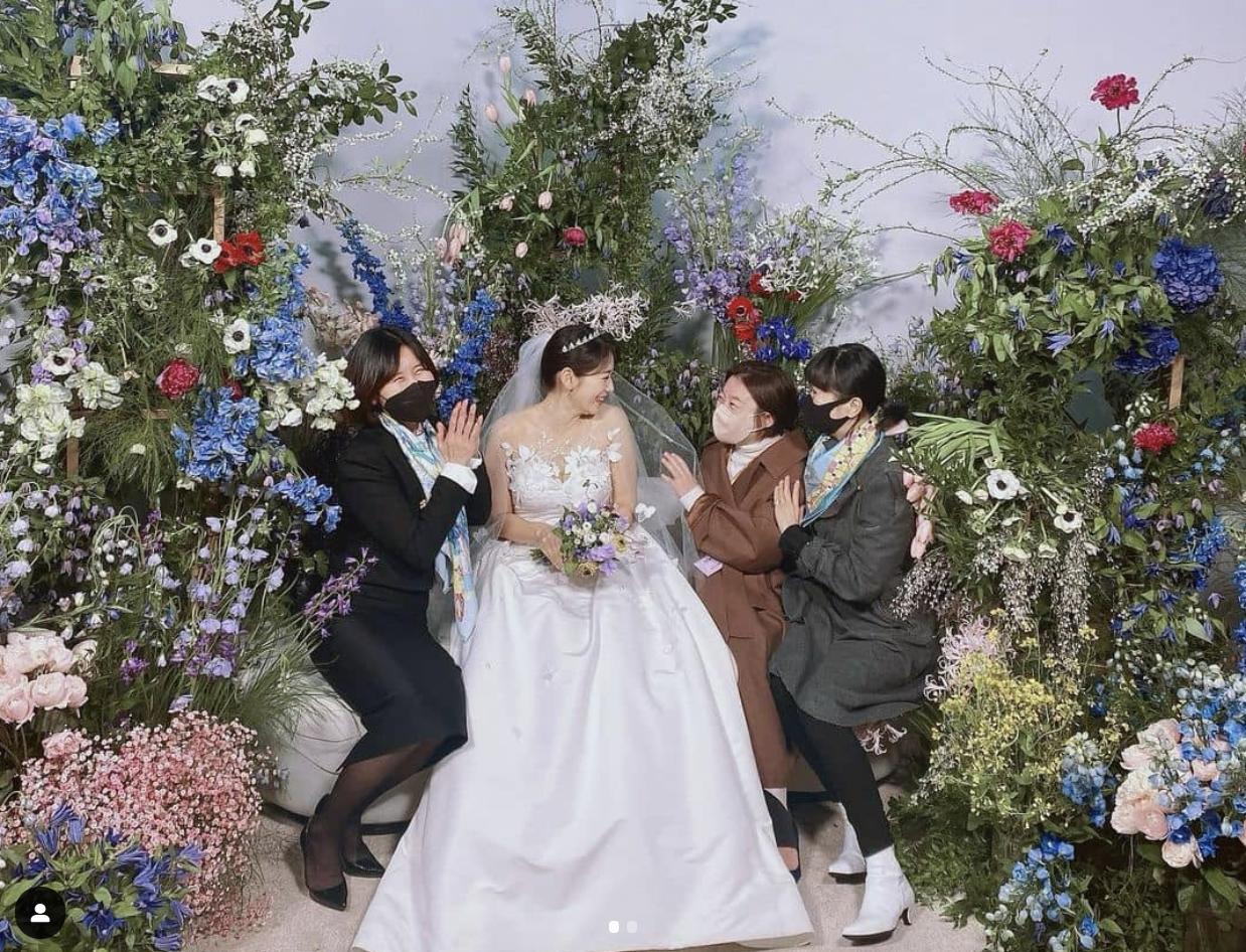 朴信惠崔泰俊说誓词哽咽，忘情接吻超浪漫，新娘孕期过半脸颊圆润