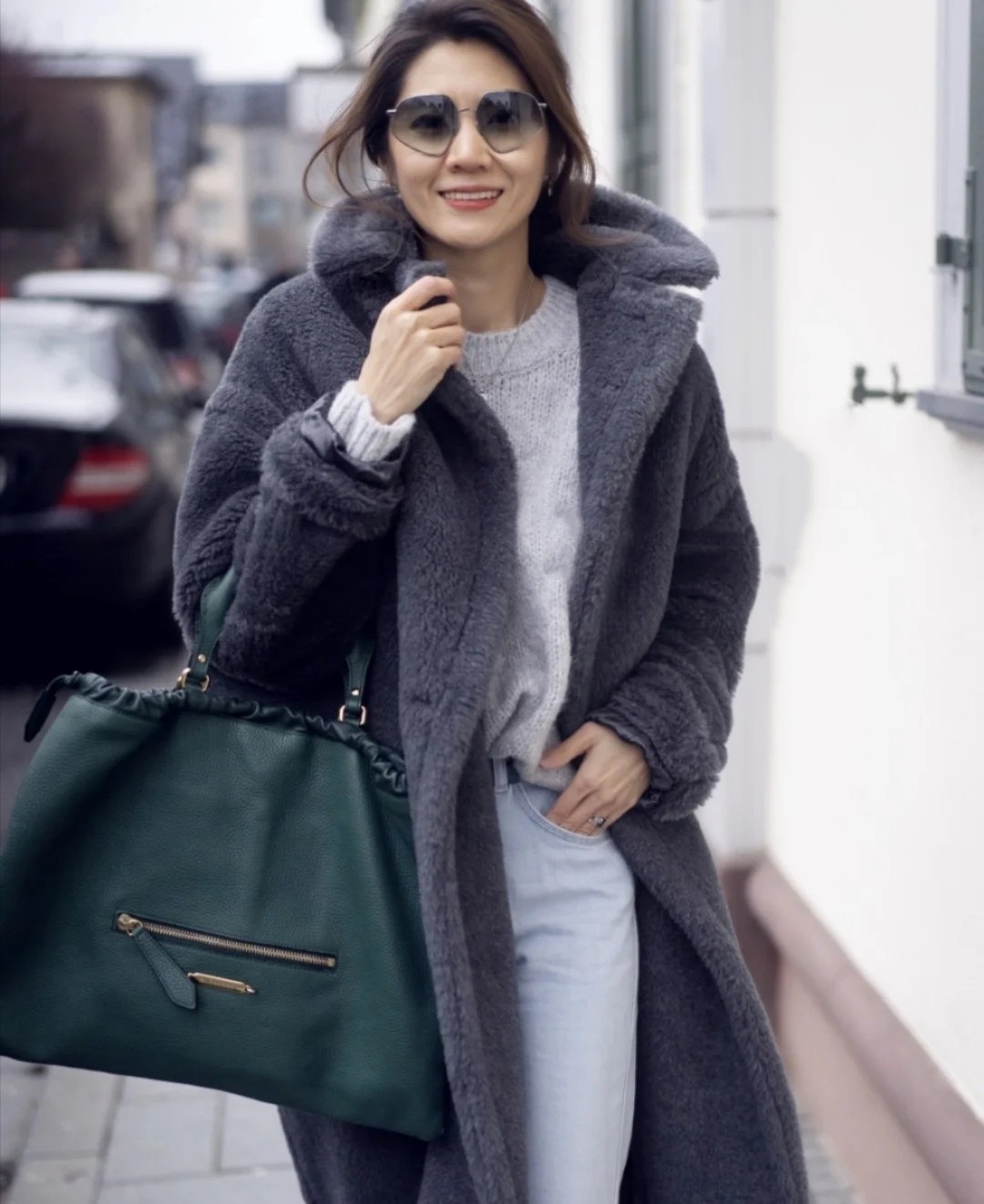 “少女风”穿搭不吃香了！今冬流行成熟风搭配，实用时尚又减龄