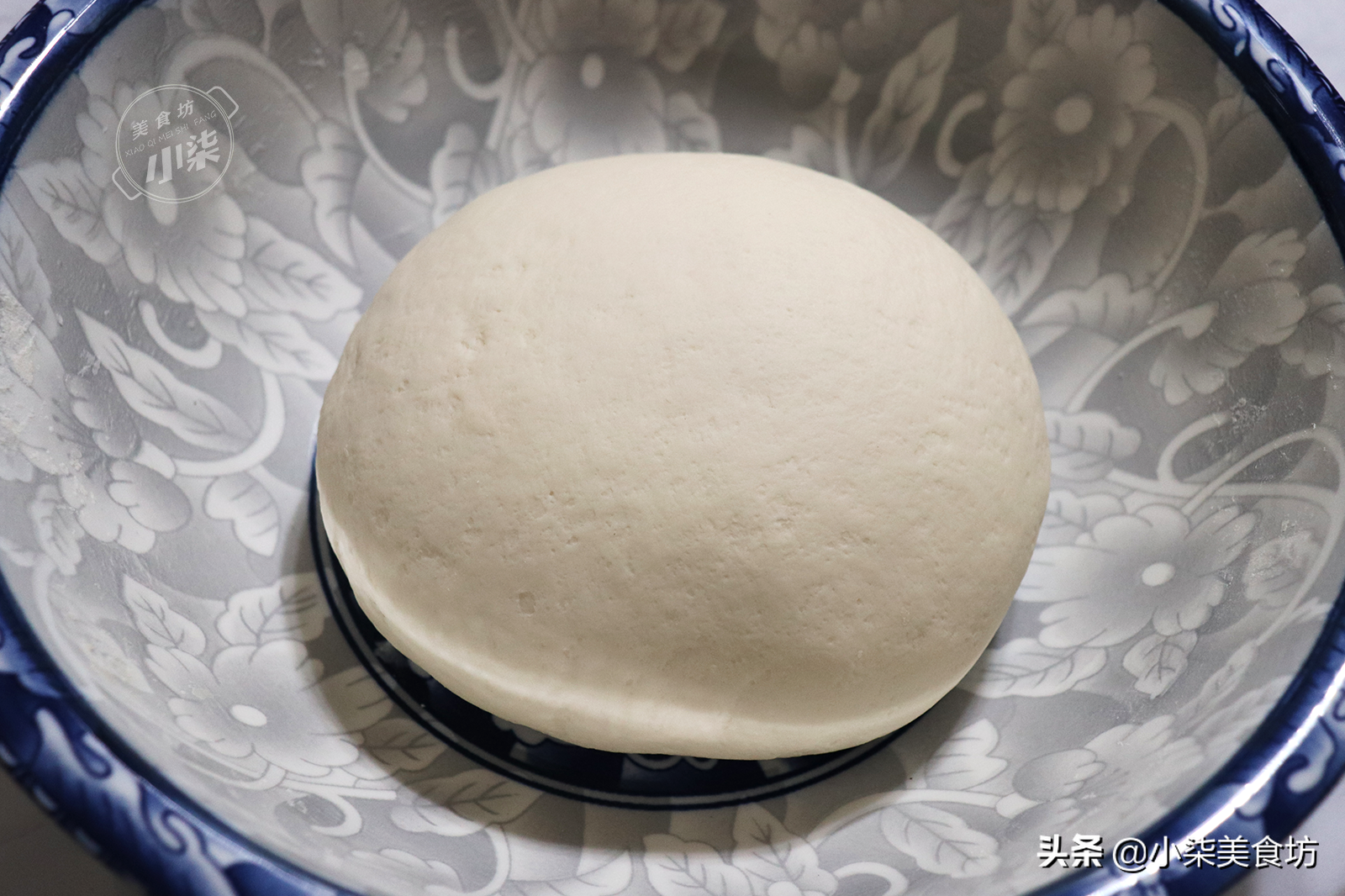 想吃酥掉渣饼，5分钟教会你，外酥里软又多层，一周吃7次都不嫌腻