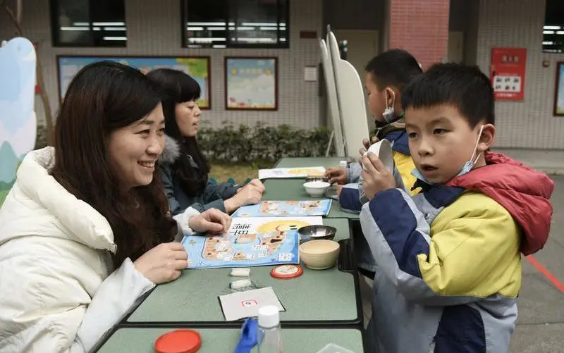 棠湖小学（南区）期末一二年级学科素养大闯关