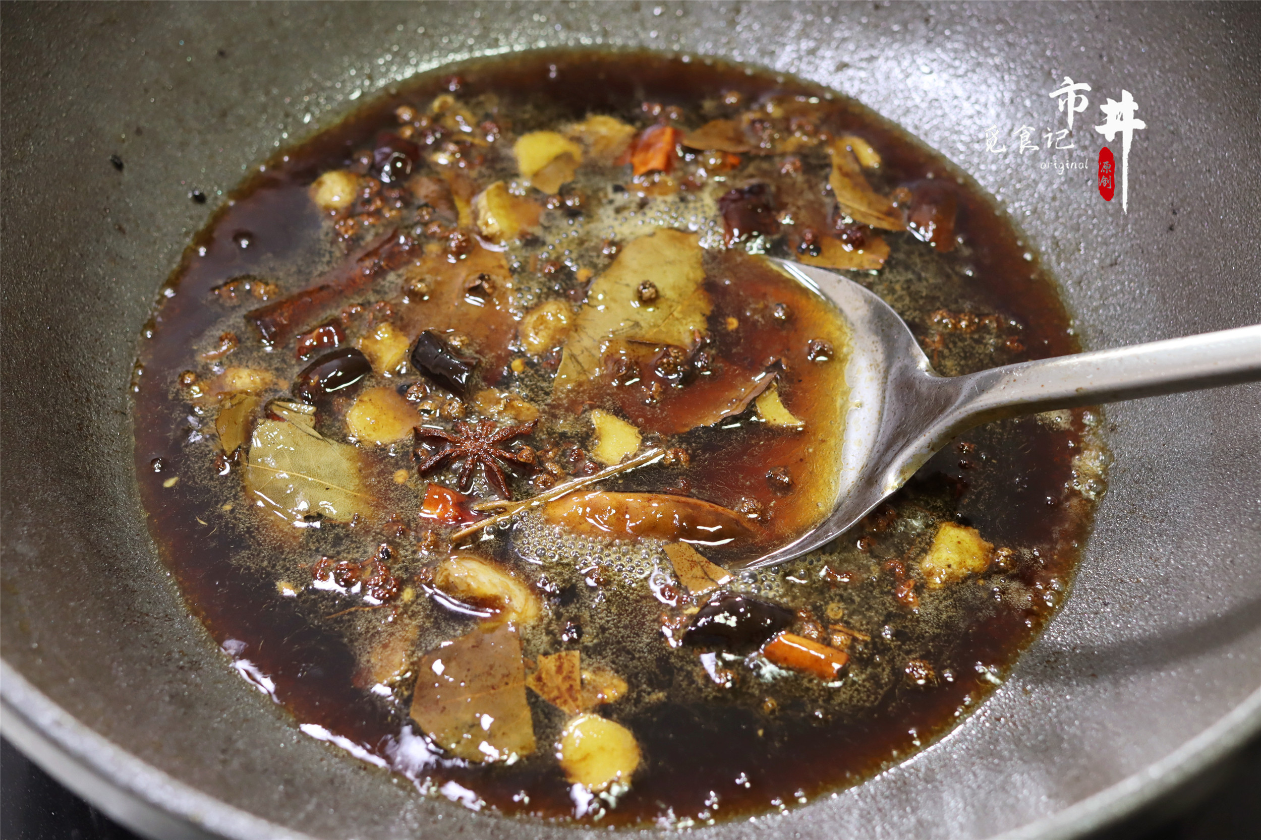 在家卤猪蹄，记住加“3样”再卤，25分钟猪蹄酥烂，味道香无杂味