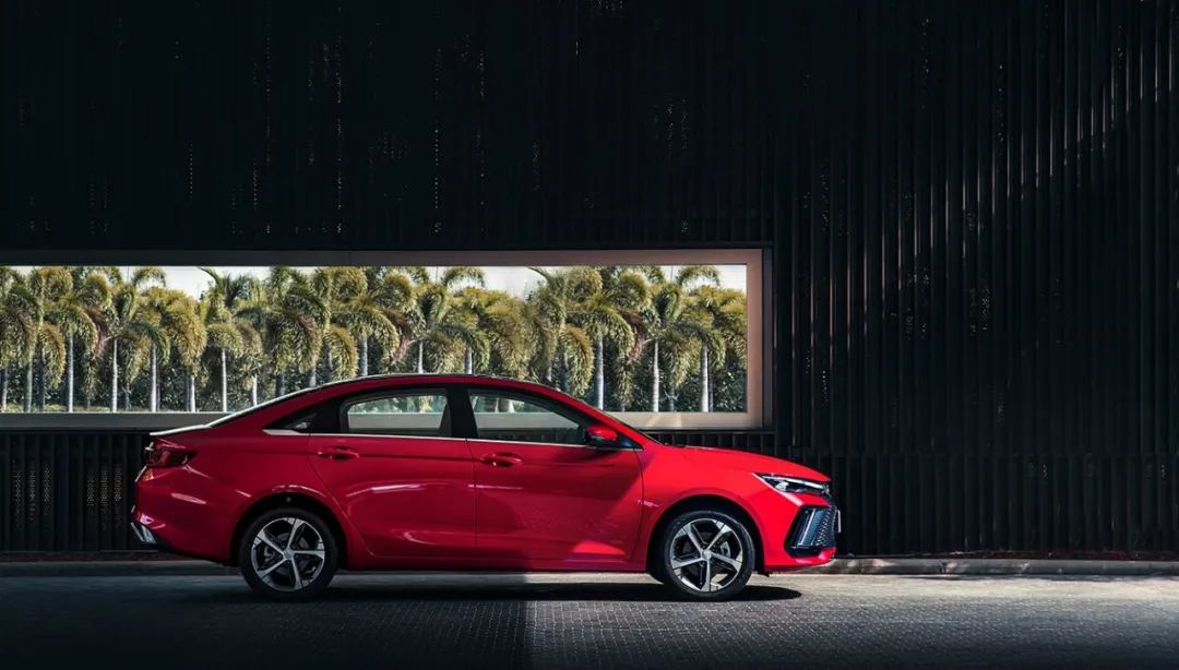 特斯拉Model 3/Y价格调整；吉利帝豪L正式上市