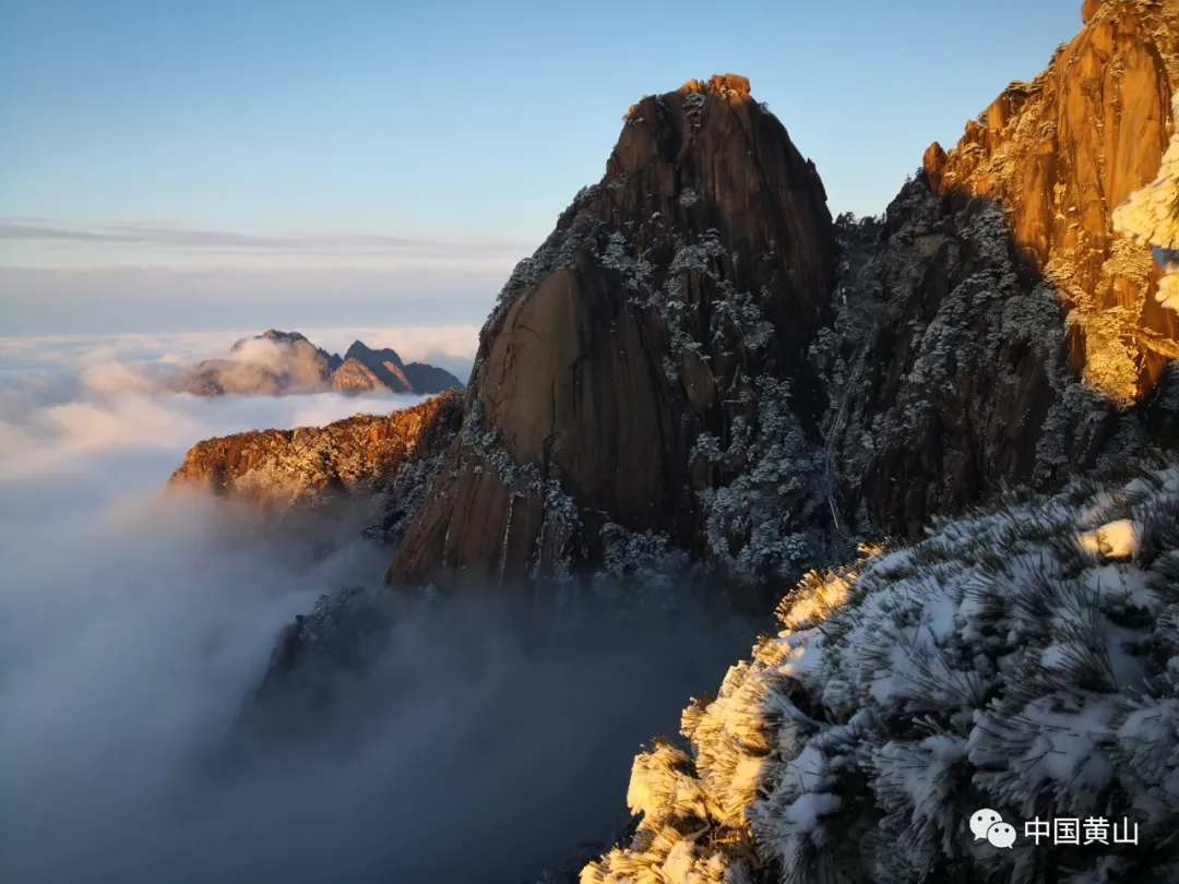 黄山雪后初霁,日出云海齐现美如仙境