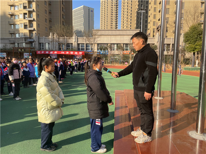 邯山區(qū)美的小學開展消防安全緊急疏散演練(圖8) 邯山區(qū)美的小學開展消防安全緊急疏散演練(圖8)