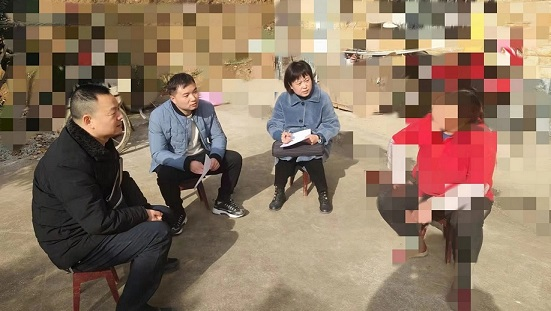陕西略阳政法系统“进知解”活动让百姓驱寒迎暖