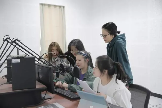 朗读温州肯恩广播室 | 新生们,一起听听学长学姐的温肯生活吧
