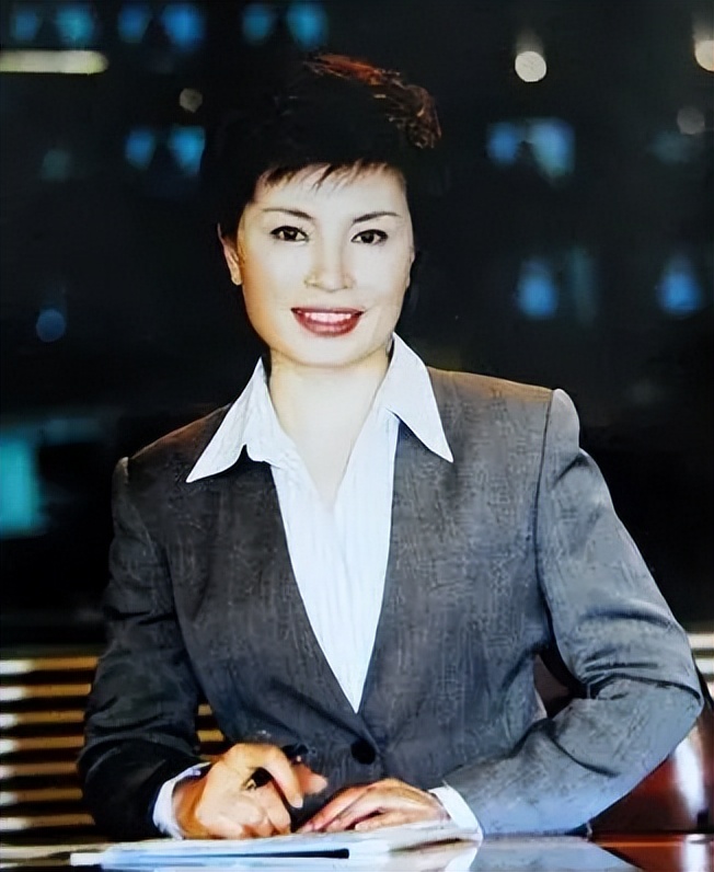 《新闻联播》主持人李瑞英:工作28年0失误,"孩子坠楼"不管?