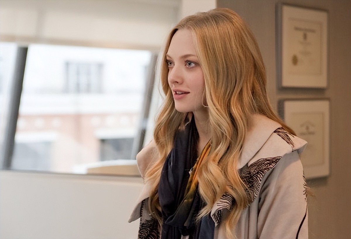 好莱坞女星阿曼达·塞弗里德为艺术献身的几部限制级电影最新消息动态