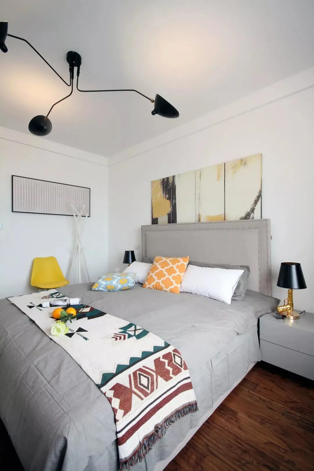 卧室简单一些，住着才够惬意