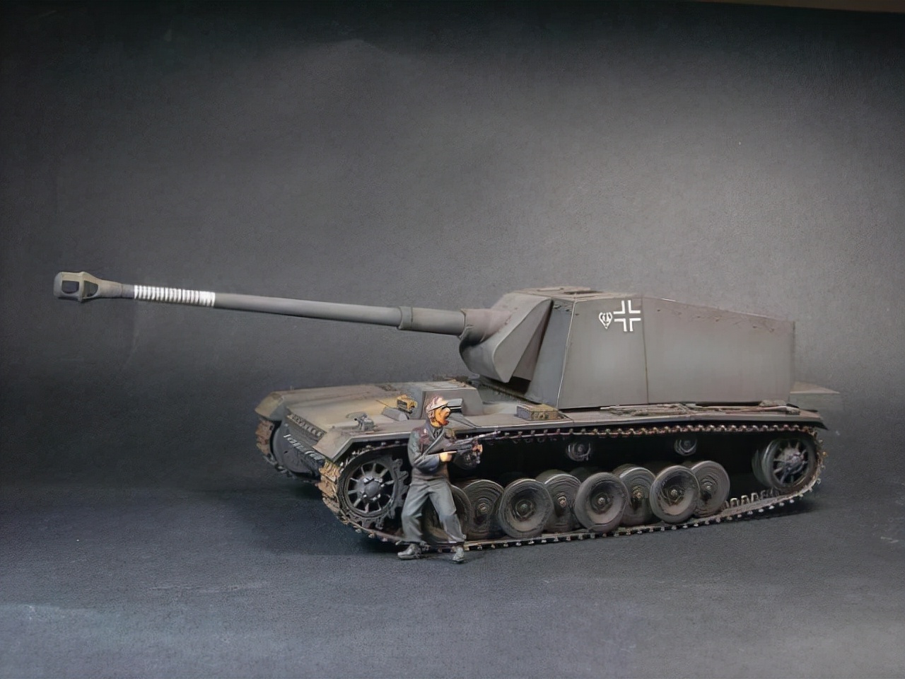 ��ǿ�İ��׶�����ս�¹�128�������������л��ڼ�ʷ