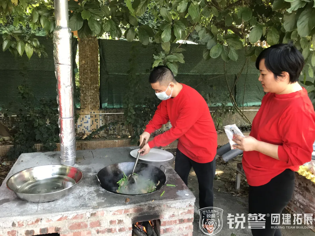 锐警团建:共创美好,再攀高峰,民生银行滨江东支行团建踏青活动