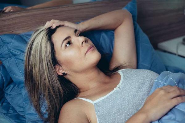 不想老得快，这4个行为，睡觉前尽量避免，可能会加快衰老