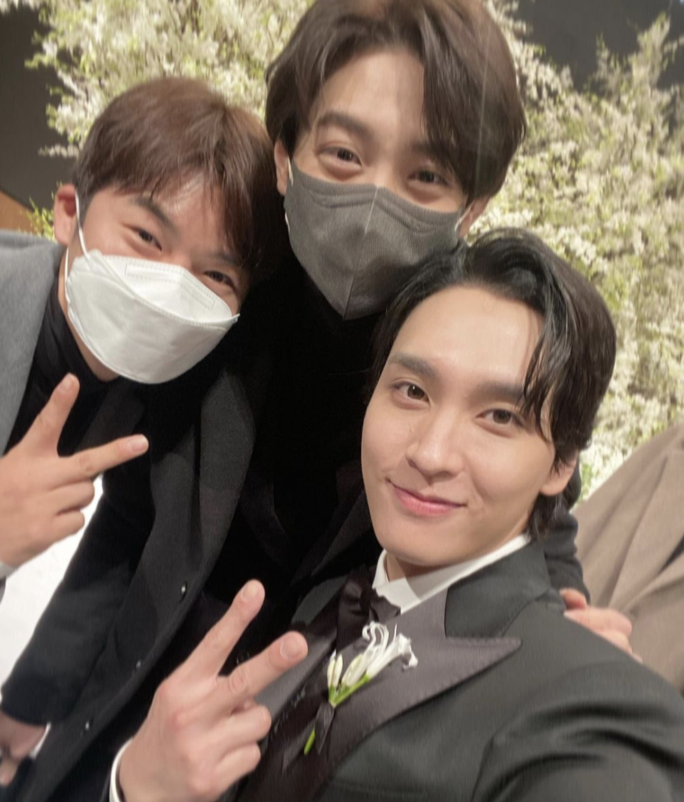 朴信惠崔泰俊说誓词哽咽，忘情接吻超浪漫，新娘孕期过半脸颊圆润