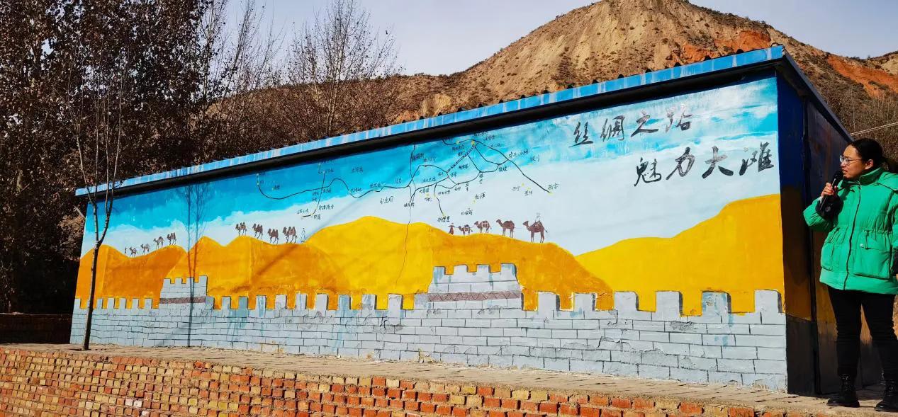 彩绘上墙扮靓美丽乡村 比武练兵锤炼过硬本领