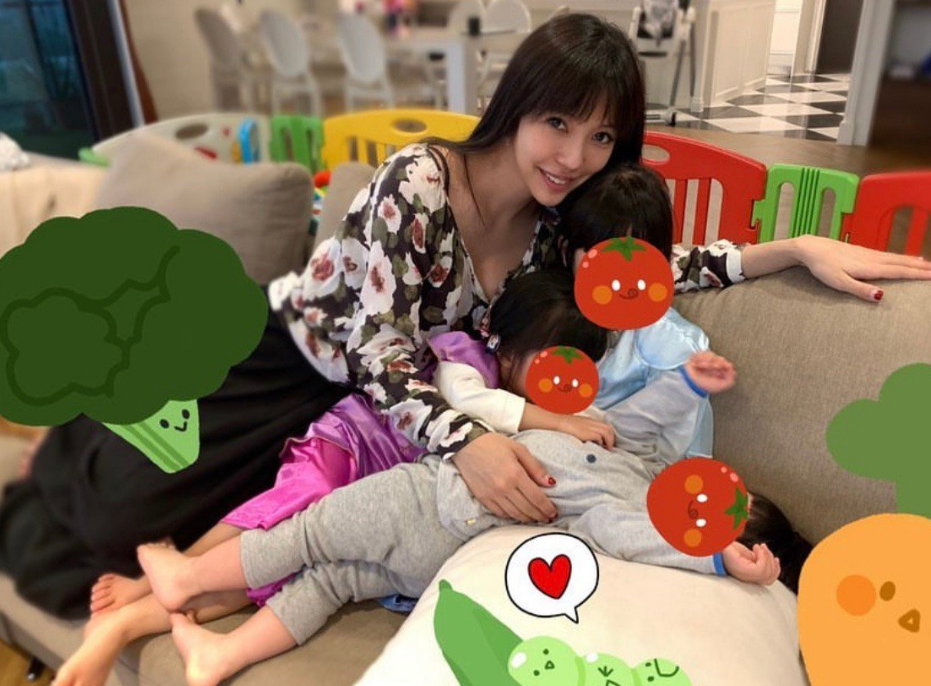 李靓蕾发文否认收到BY2私信，工作室录屏回应，怒斥对方又撒谎