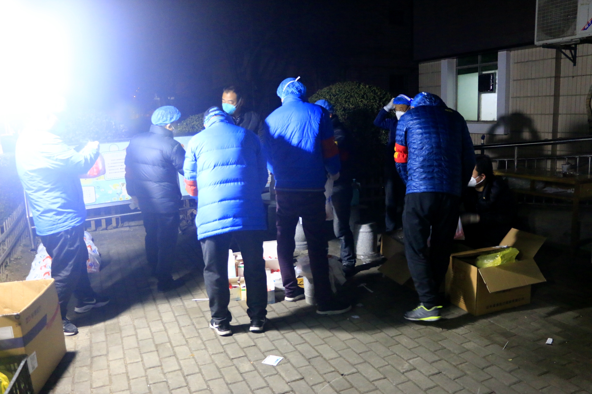 「抗疫人物」曹俊：负重前行，多少个夜晚默默奋战