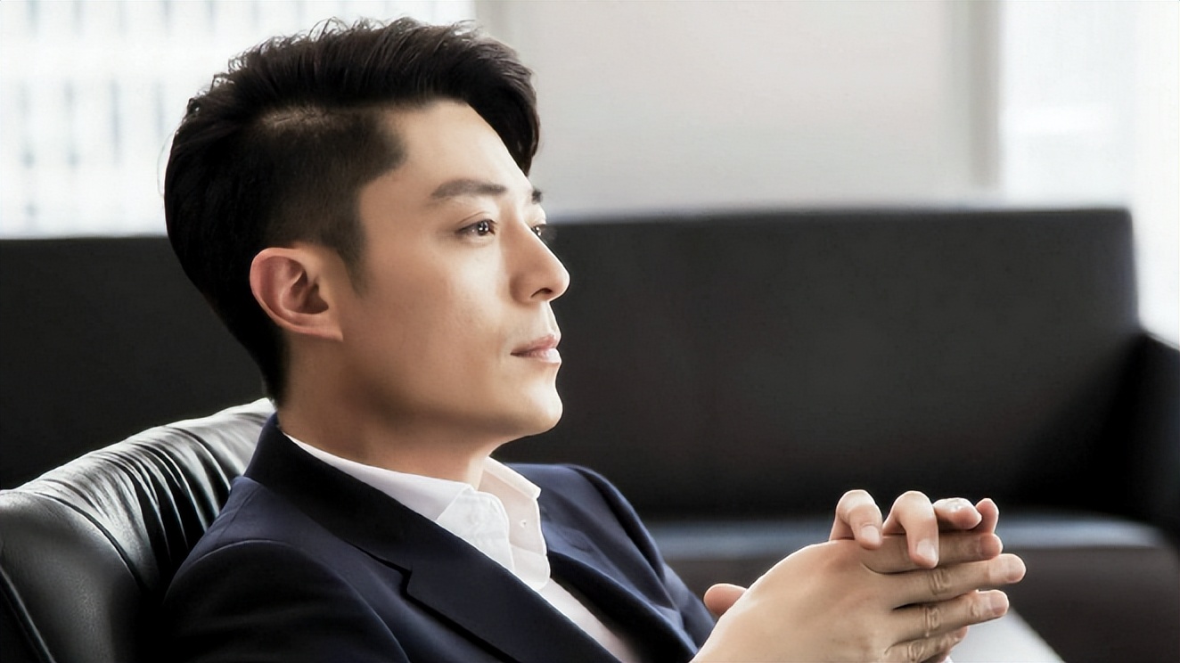 "天涯四美"中,霍建华是发展最好,最红火的一位.