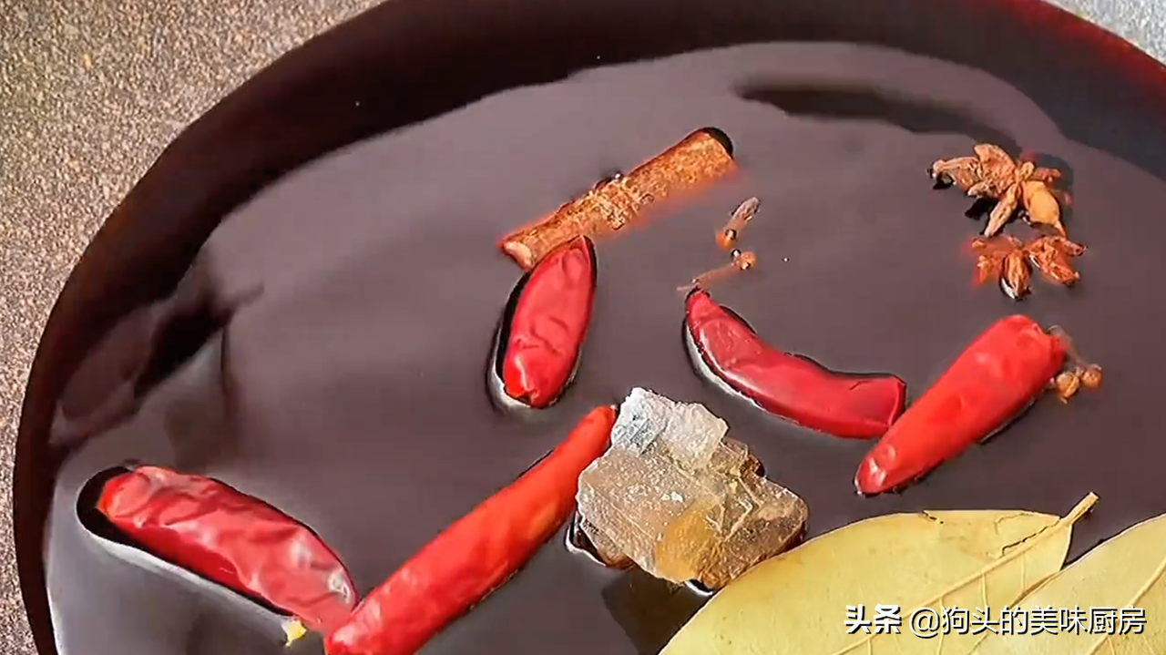 猪肉泡在生抽里2天，味道比腊肉还香，老公夸厨艺好，全家都爱吃