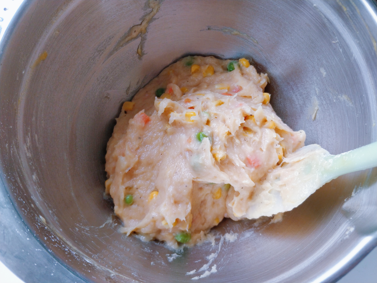 什锦土豆泥鸡肉饼，食材丰富营养高，孩子要常吃