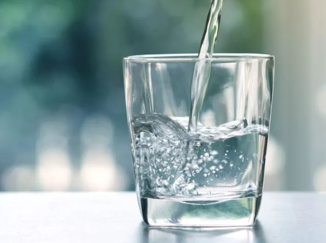 喝水时，一半热水兑一半冷水，对身体有危害吗？尽量早了解