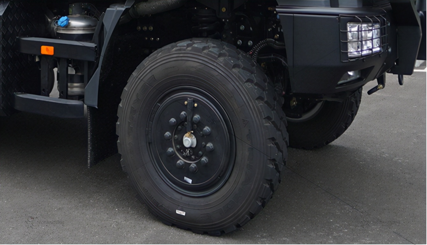 国产越野底盘，一汽解放4×4定制型越野房车TA来了