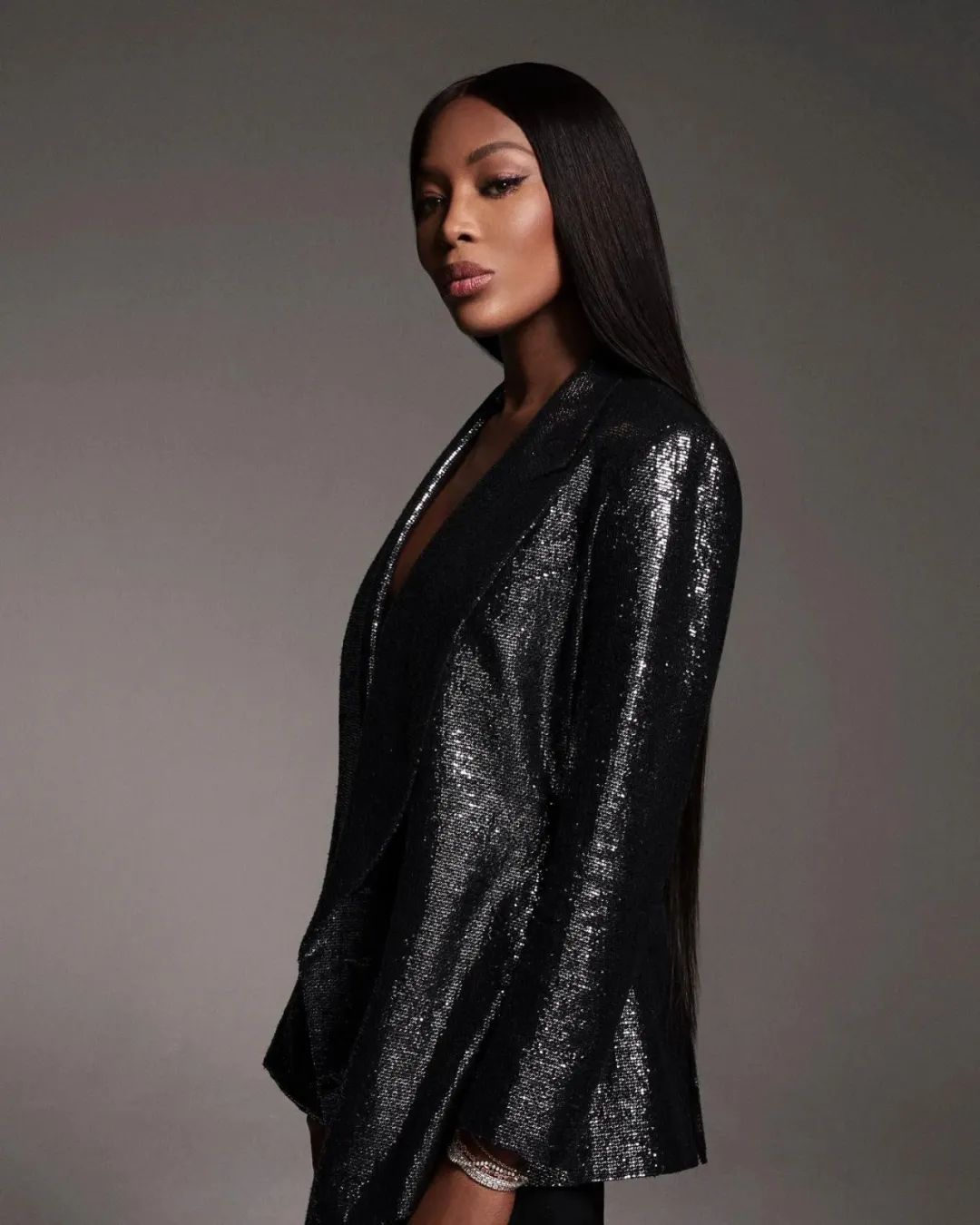 娜奥米·坎贝尔仍是时尚行业的顶流超模!