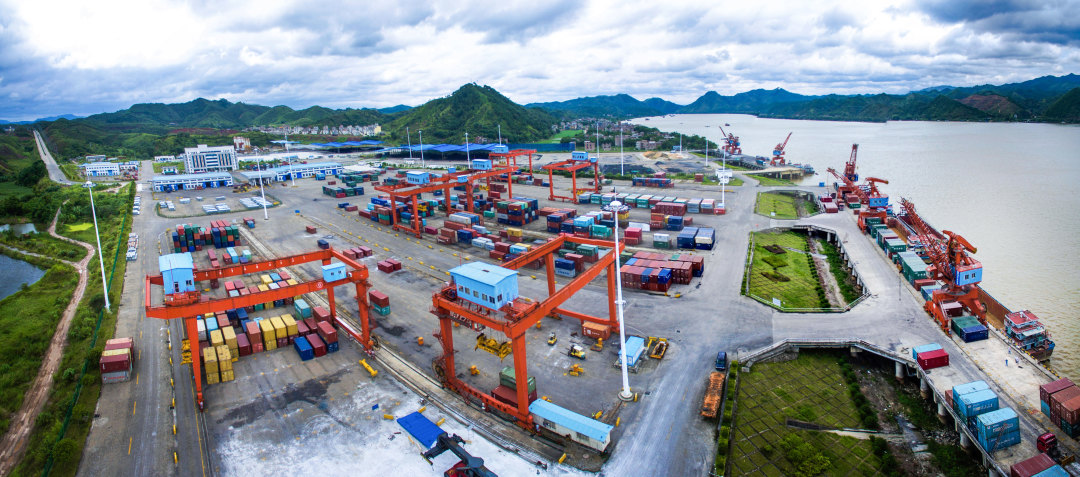 �����Ƹۣ���ʽǩԼ������ˮ��Я���ƶ��ں���ͷ���ܻ�����