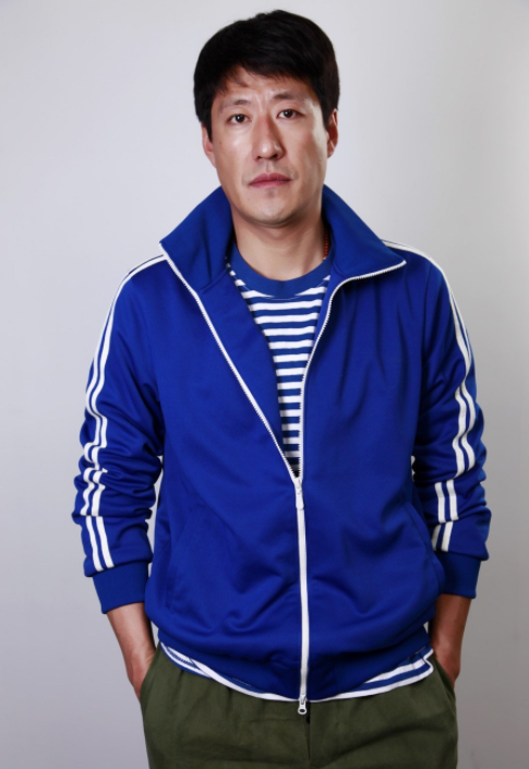 于震的艰辛经历和坚韧不拔的精神,也给很多年轻演员树立了榜样,同时