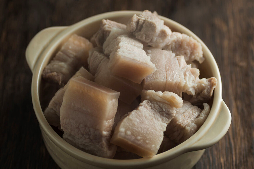 快过年了，分享红烧肉的正确做法，谨记3窍门，肥而不腻入口即化