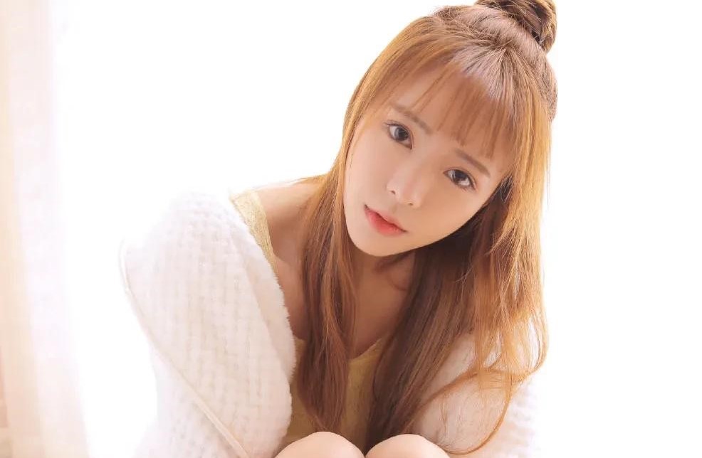 追女生时应该和她聊什么话题？追女生的聊天话题大全