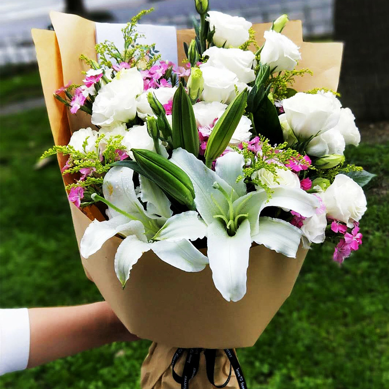 圣诞节买什么花给老婆（圣诞节需要送花吗）