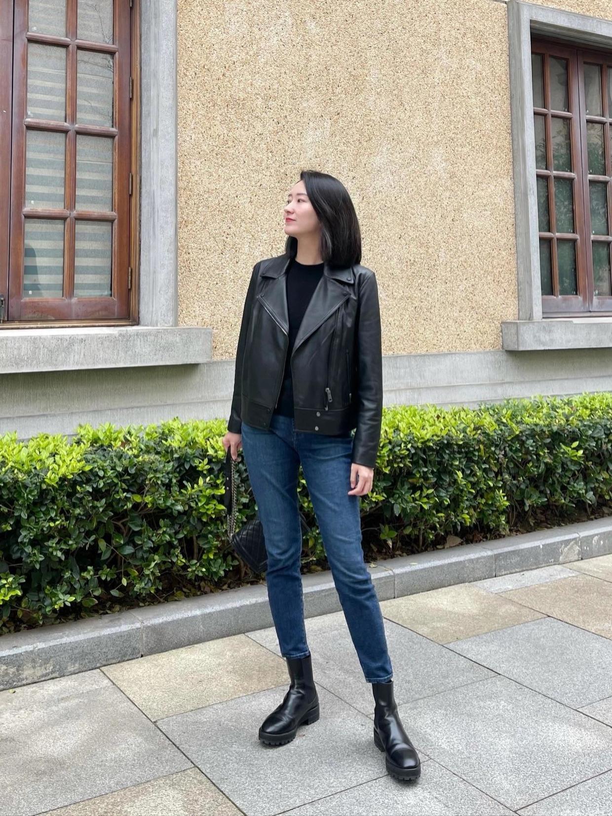 皮衣怎么搭配好看女皮衣下面搭配什么好看