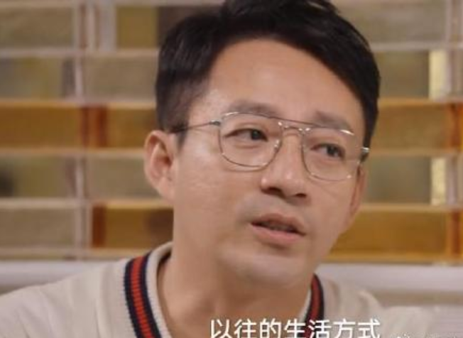 汪小菲凭什么开军牌？亲生父亲汪则翰是做什么的有钱吗背景实力