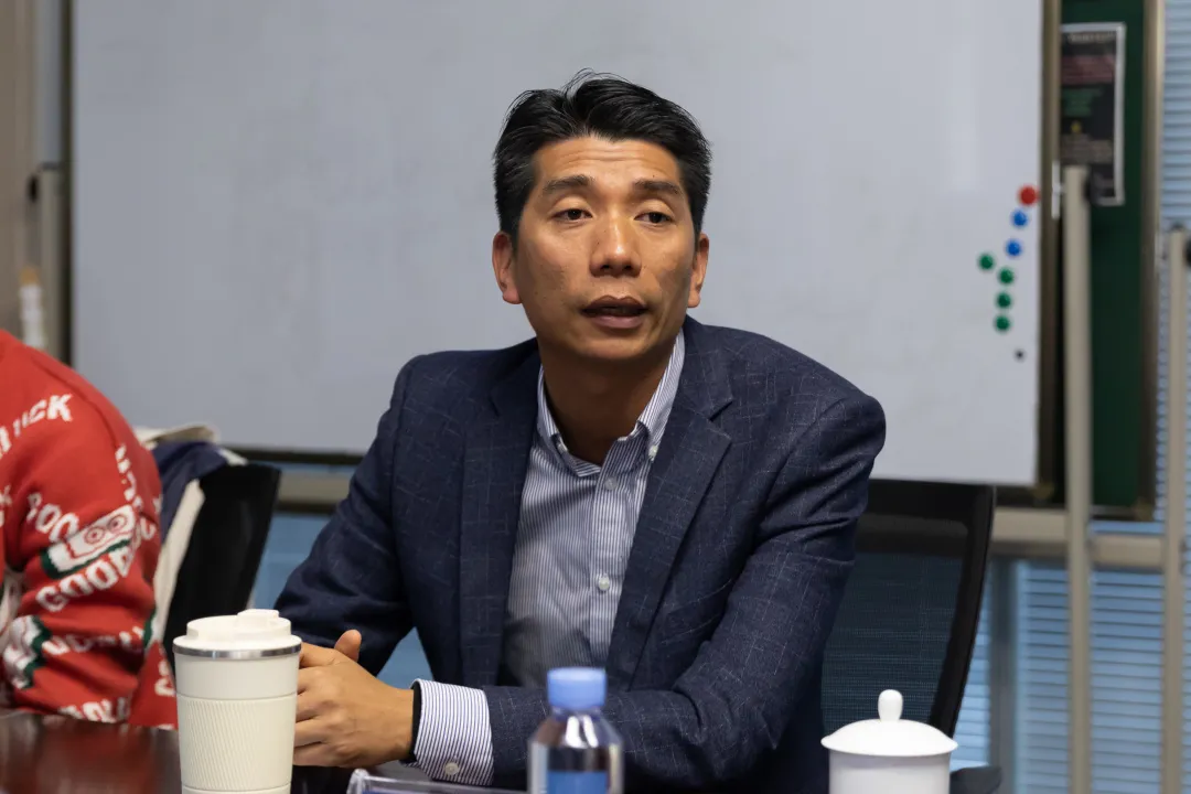 倾听心声,共话发展,今日温肯举行研究生新年座谈会
