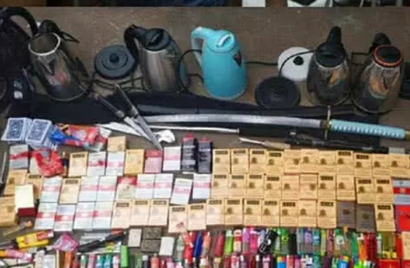 大学男生宿舍“违禁品”走红，种类很全，连“二师兄”也来凑热闹