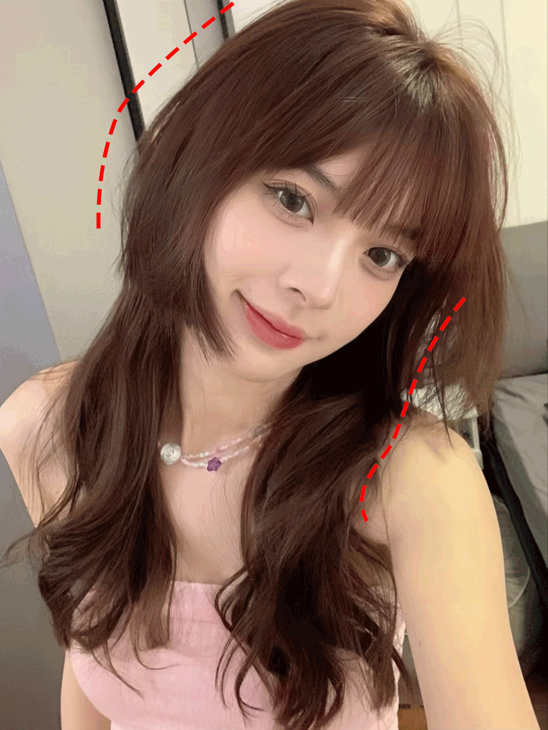 其实咱们把水母头拆解后,就会发现它其实是短发 长发的组合.