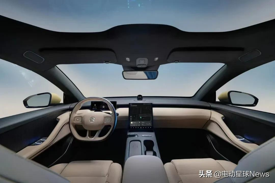 NIO Day 2021：ET5 BaaS后25.8万起售，订单挤爆APP，5真的大于3