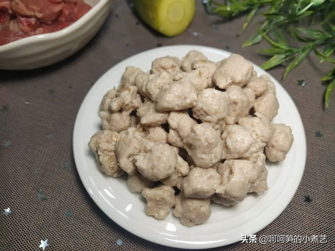想吃牛肉丸不用买，教你在家自制牛肉丸，健康无添加，好吃又营养