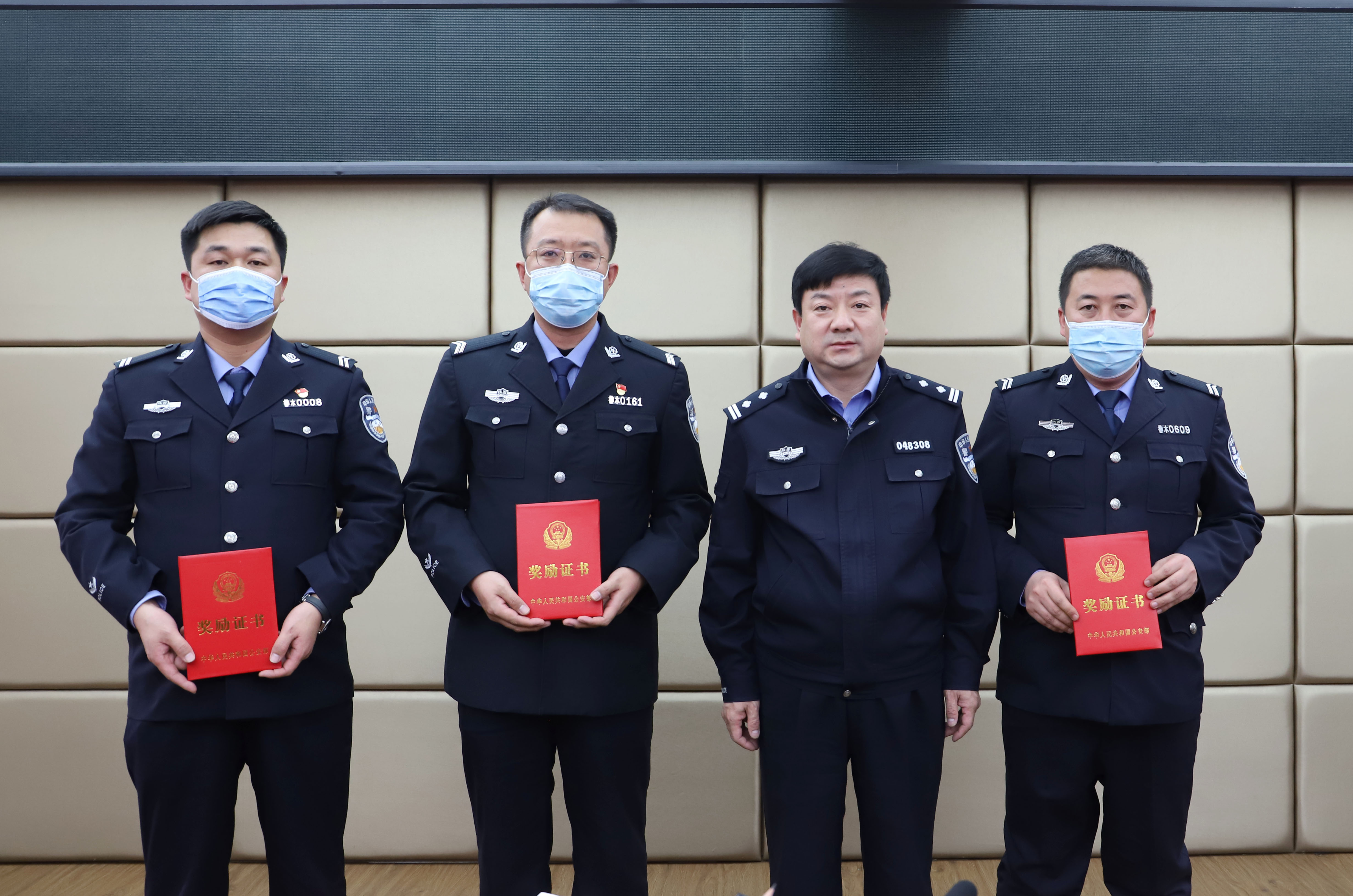 神木公安：致敬 警察节 | 送奖上门鼓舞士气 榜样力量激励前行