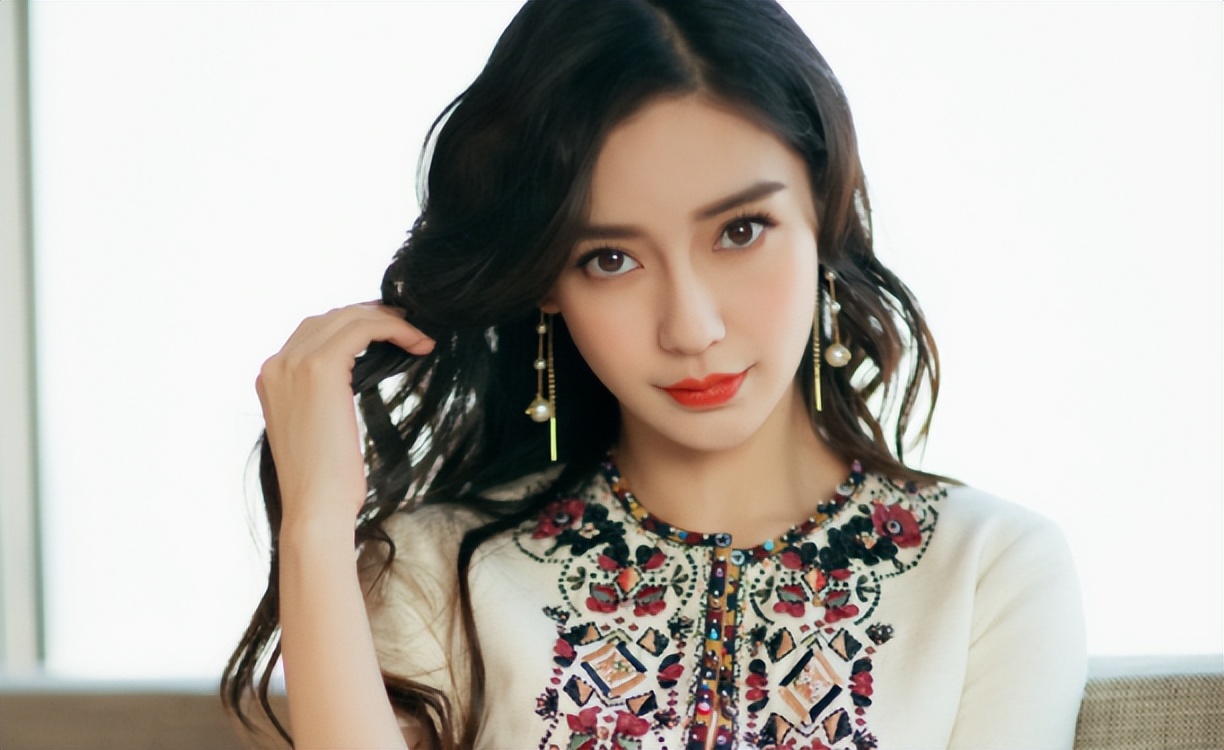 只要能炒作,什么话题都可以用来炒作,尤其是angelababy杨颖,自从和