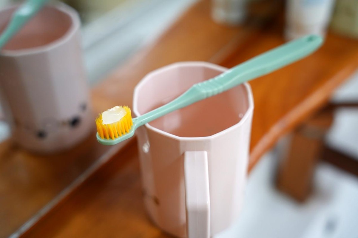 清洁牙齿去除口臭每天刷牙就能解决？比那氏蜂胶薄荷牙膏我得试试