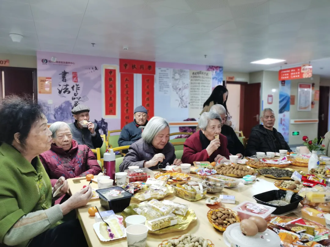 宋奶奶84岁生日会，幸福尽在不言中