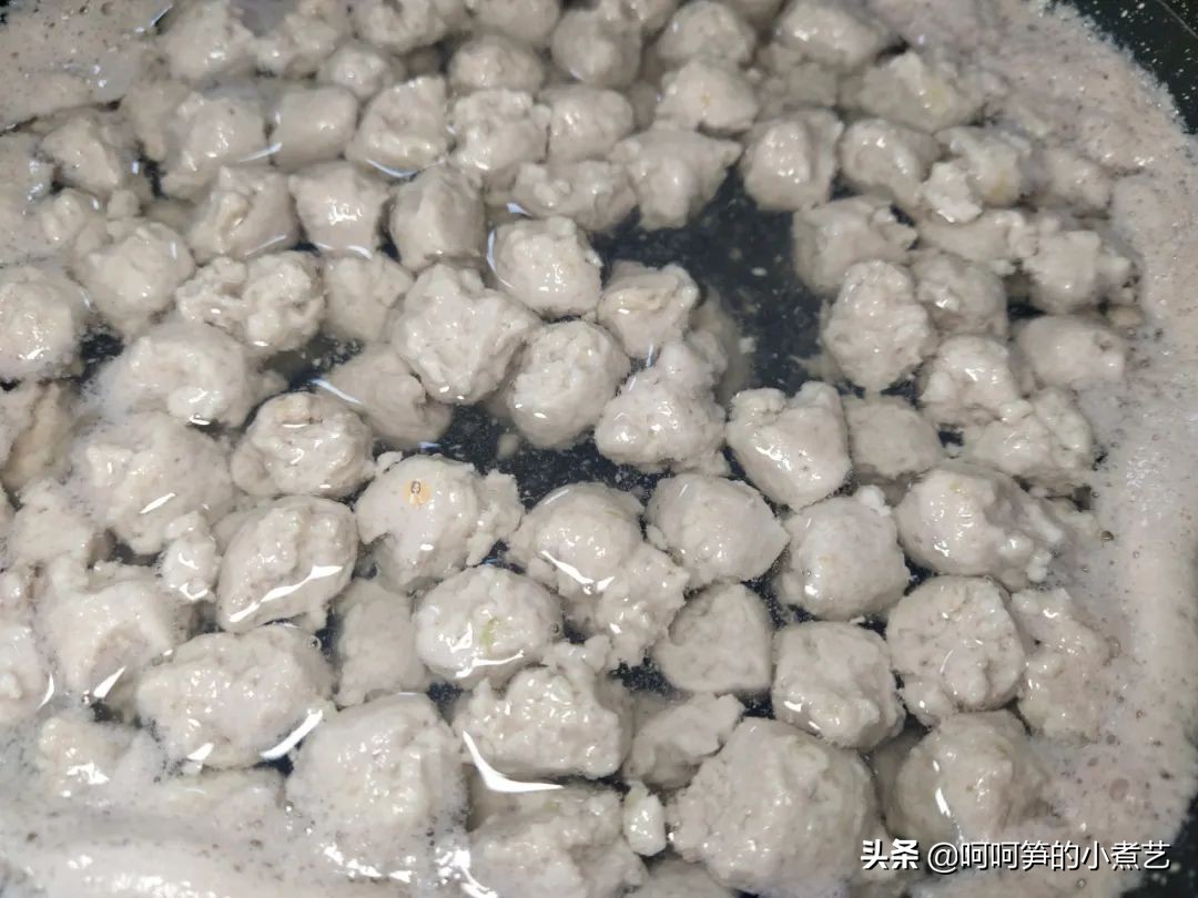 想吃牛肉丸不用买，教你在家自制牛肉丸，健康无添加，好吃又营养