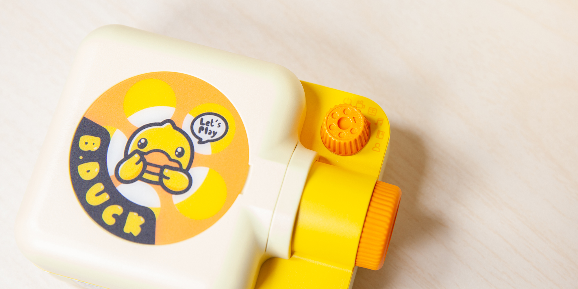 保护视力、远离数码产品，送孩子一台趣学伴儿童故事放映机吧