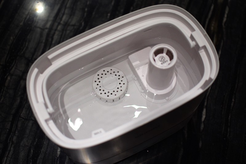 拒绝湿桌 守护家人的呼吸健康 七彩叮当加湿器