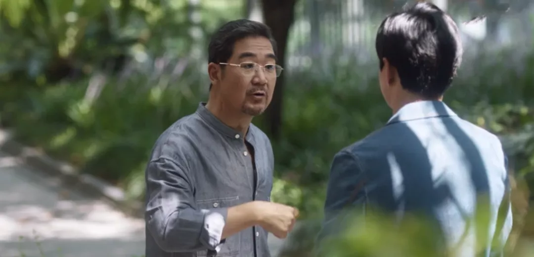 女友的爸爸嫌他穷，生病时却靠他照顾