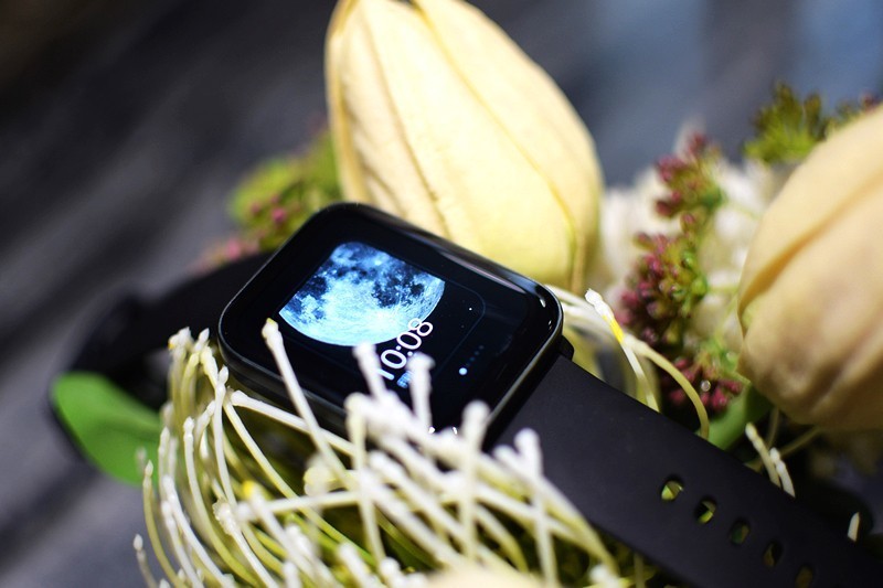 首款AMOLED高清彩屏 超视网膜全面屏 黑加手表